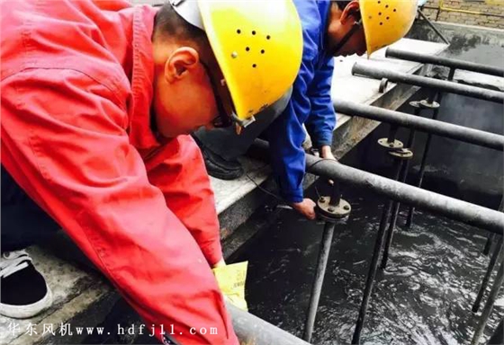 脫硫羅茨鼓風(fēng)機.jpg 脫硫羅茨鼓風(fēng)機.jpg