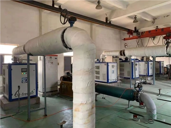 羅茨風機現(xiàn)場.jpg 羅茨風機現(xiàn)場.jpg